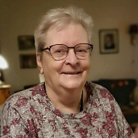 Karen-Elisa Holm